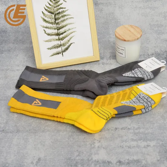 Compression Men′s Running Sports Sock Outdoor Hiking Crew Socks 